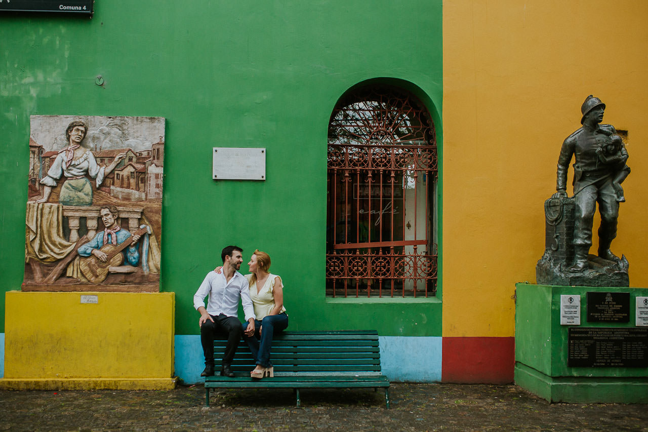 Sesión preboda en Caminito, La Boca, Buenos Aires, fotógrafo de bodas, Norman Parunov